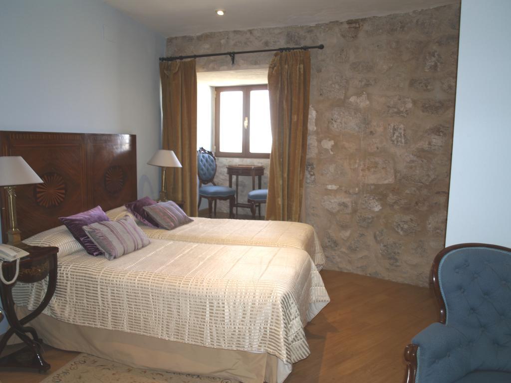 Residencia Real Del Castillo De Curiel Curiel de Duero Kültér fotó